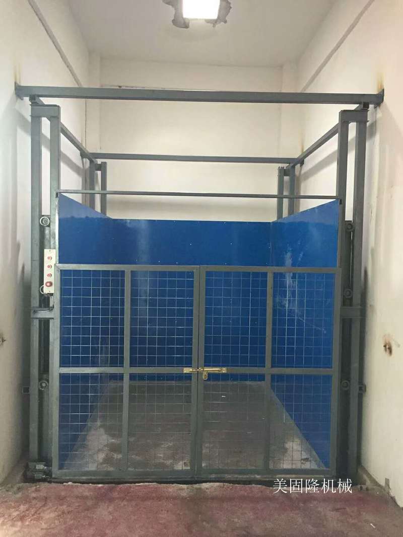 来宾导轨式升降货梯价格